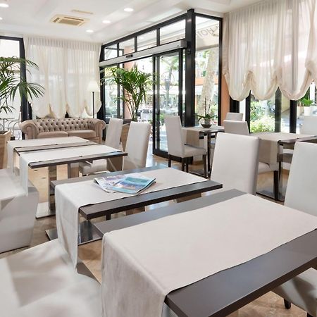 Hotel Novella Misano Adriatico Zewnętrze zdjęcie