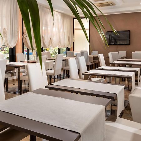 Hotel Novella Misano Adriatico Zewnętrze zdjęcie