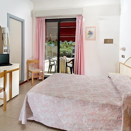 Hotel Novella Misano Adriatico Zewnętrze zdjęcie