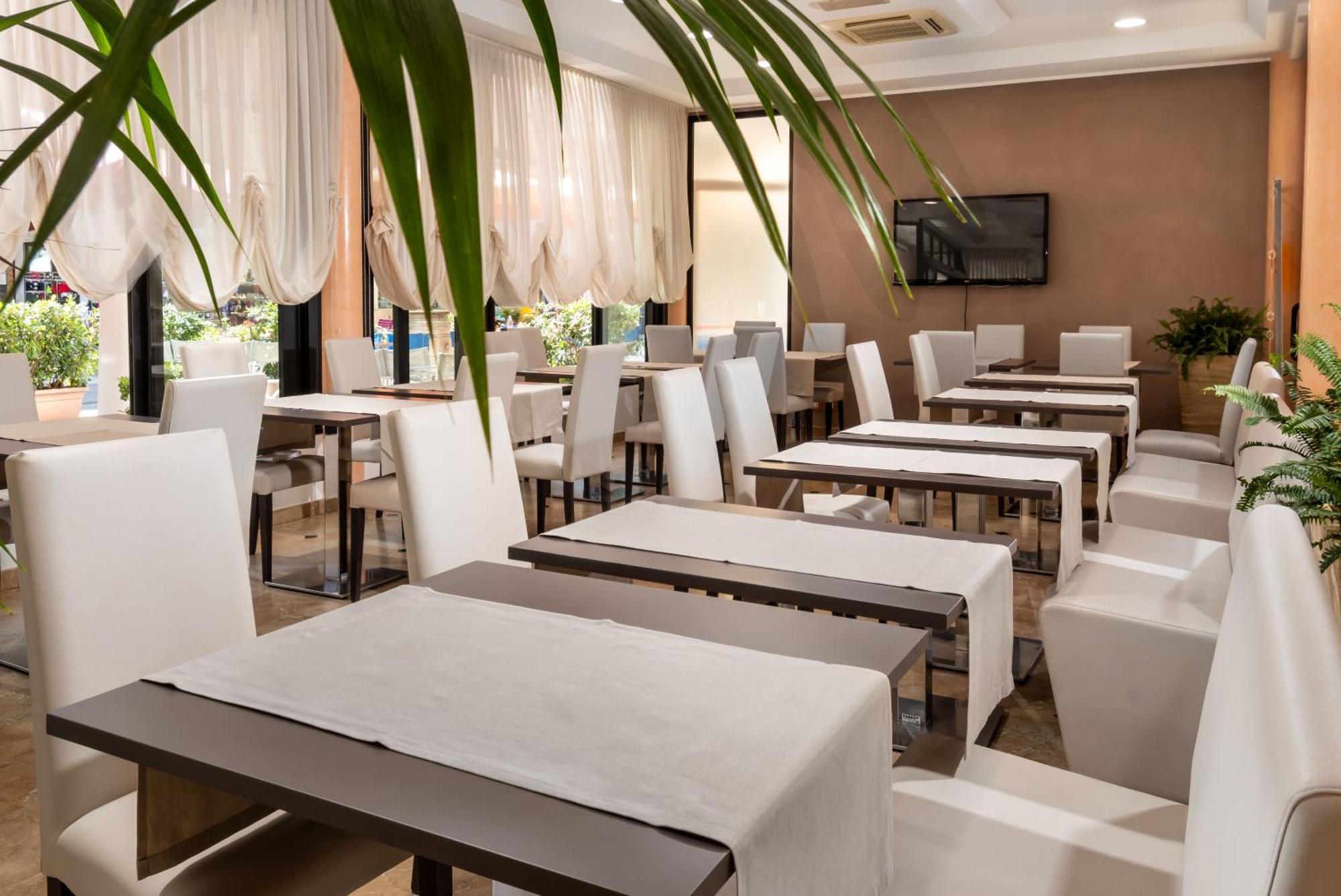 Hotel Novella Misano Adriatico Zewnętrze zdjęcie