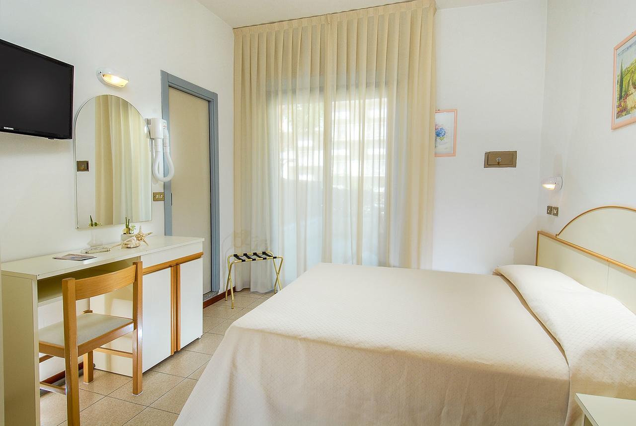 Hotel Novella Misano Adriatico Zewnętrze zdjęcie