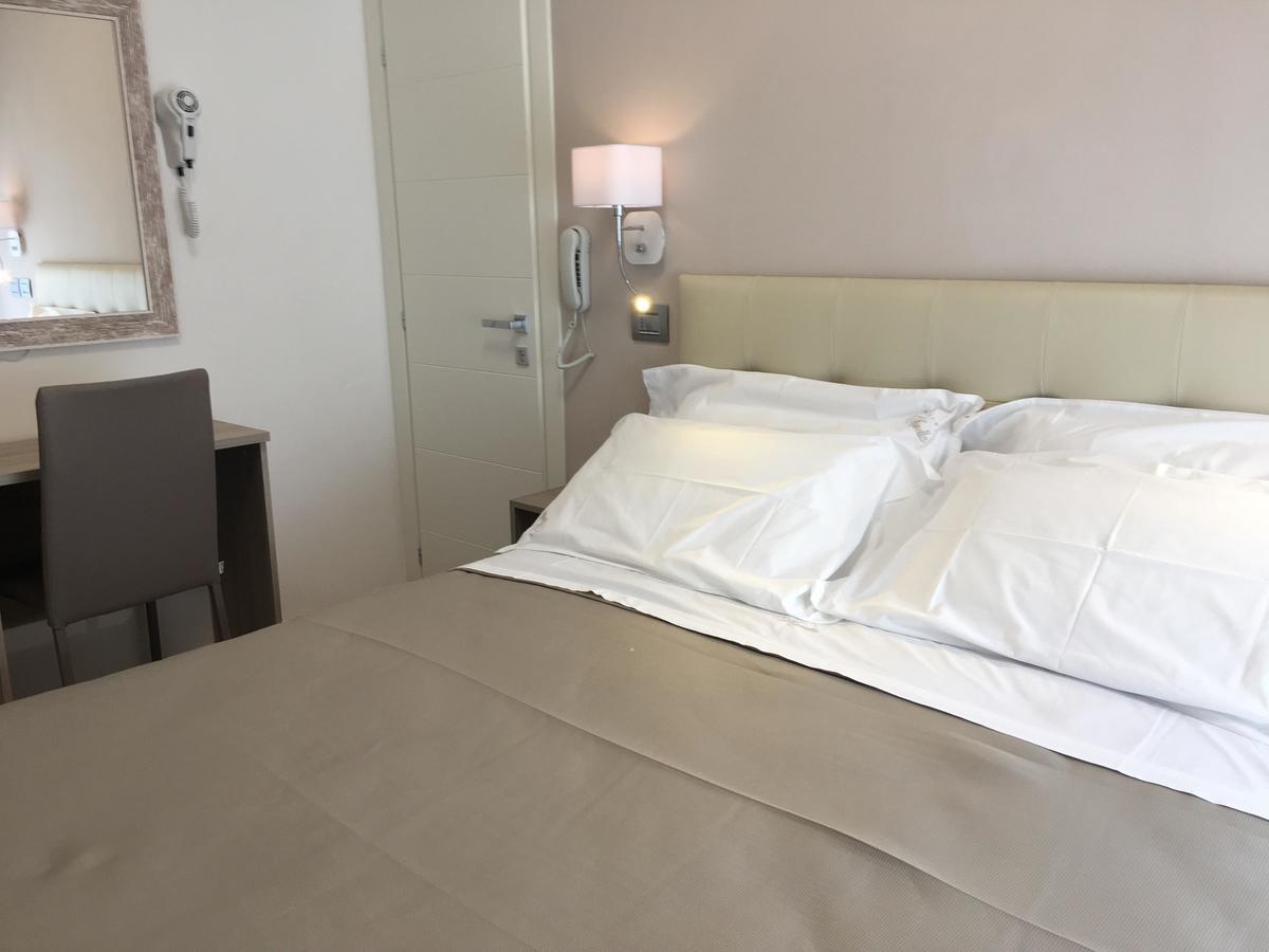 Hotel Novella Misano Adriatico Zewnętrze zdjęcie