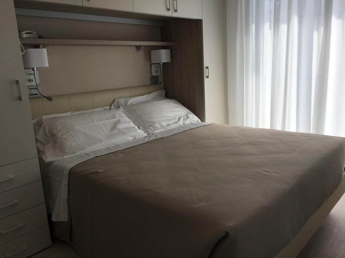 Hotel Novella Misano Adriatico Zewnętrze zdjęcie